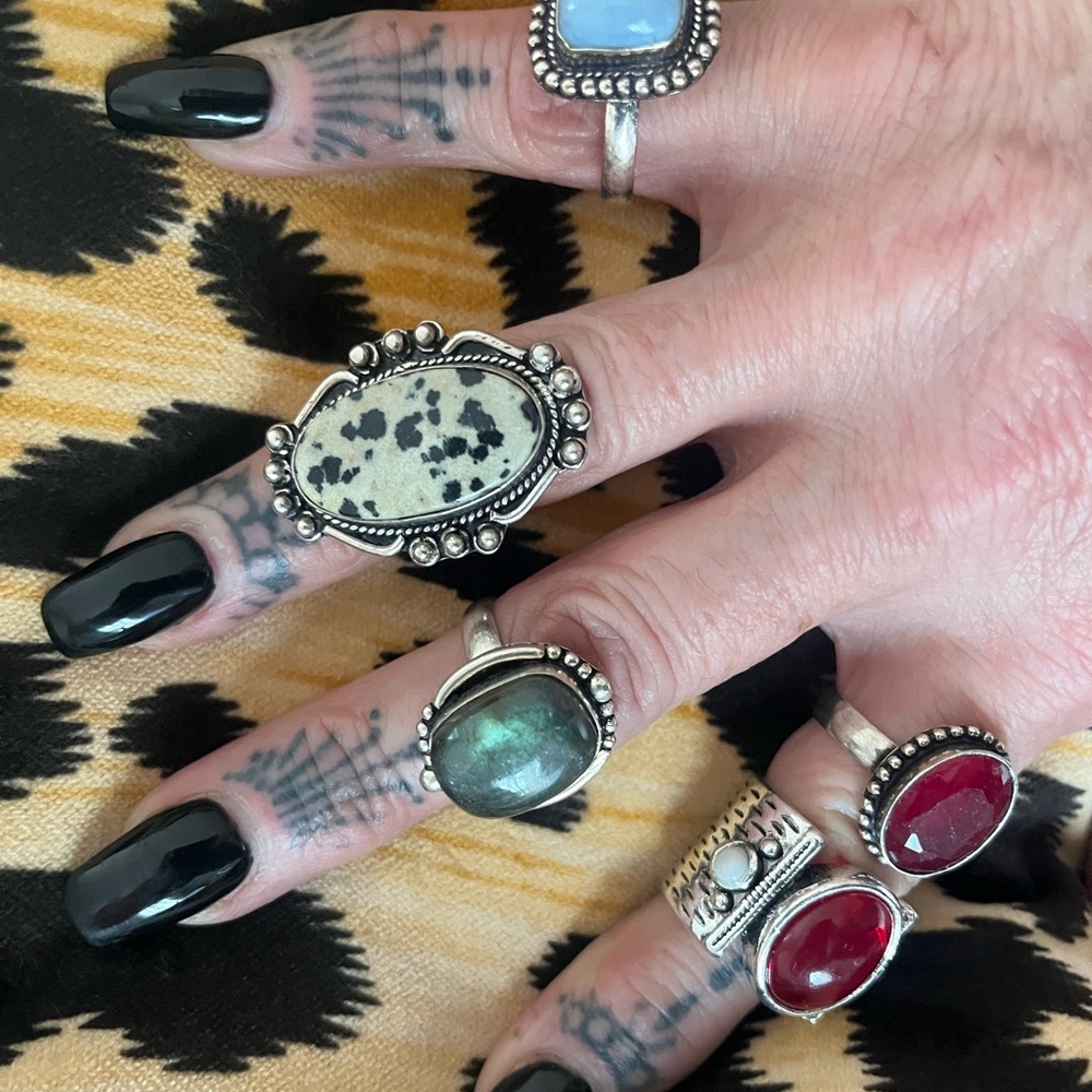 5 BOHO QUALITY RINGS SET